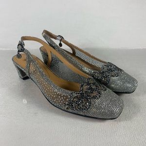 NIB J. Renee Women's Faleece Pump Size 5.5M